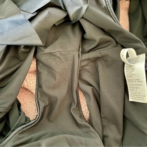 Gianni Bini black ruffle swimsuit size large - Picture 6 of 7